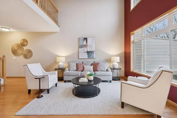 589 Crane Creek LN, Eagan, MN 55121