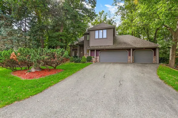 12068 Gantry LN, Apple Valley, MN 55124