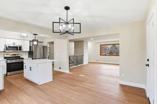 2506 Terrace DR, Burnsville, MN 55337