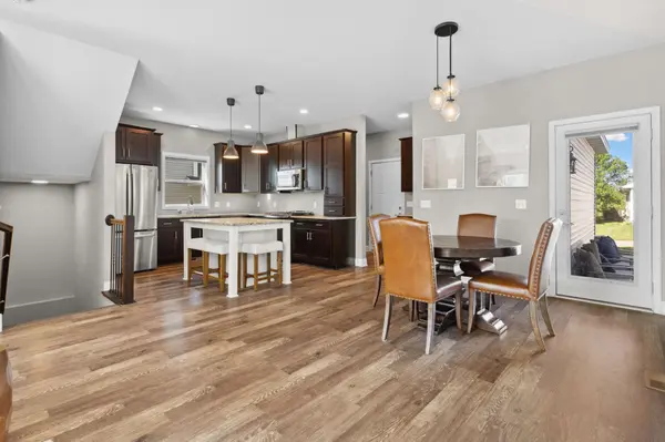2908 Mark Twain DR, Chaska, MN 55318