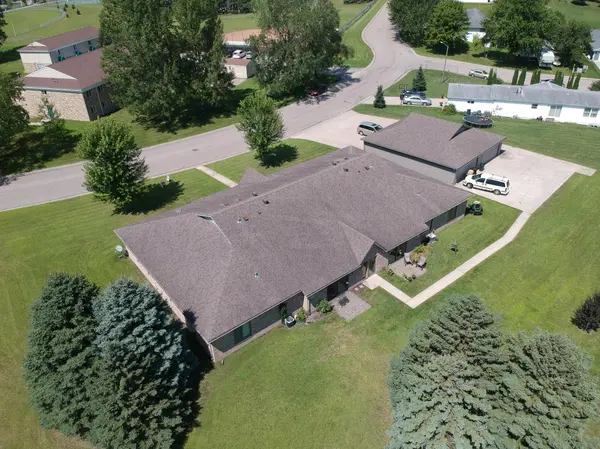 300 10th AVE SE #101, Pelican Rapids, MN 56572