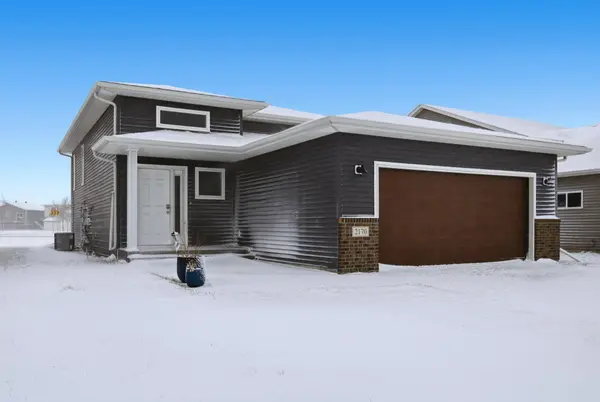2170 Dock DR W, West Fargo, ND 58078