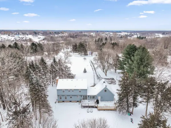 33214 Nueman CT, Lindstrom, MN 55045