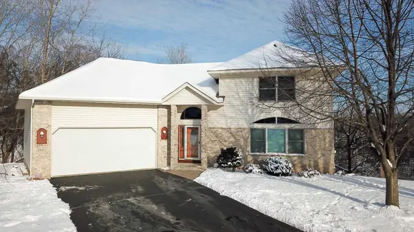 6492 Bordeaux CT, Inver Grove Heights, MN 55076
