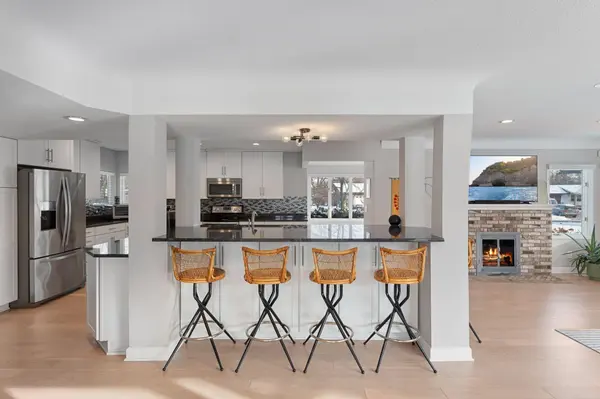 5325 Twin Lake BLVD E, Brooklyn Center, MN 55429