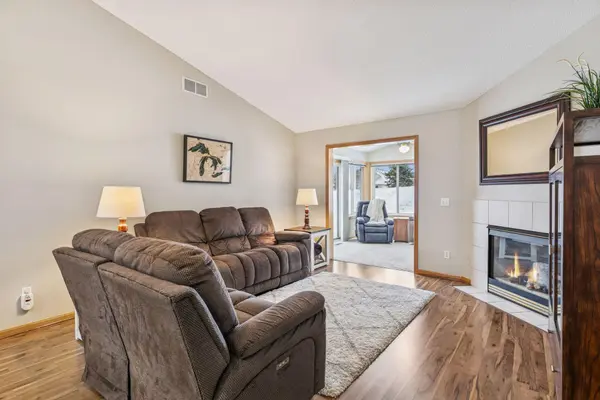 14549 Beverley LN, Savage, MN 55378