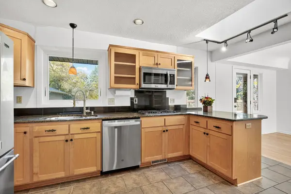 4930 Winsdale ST N, Golden Valley, MN 55422