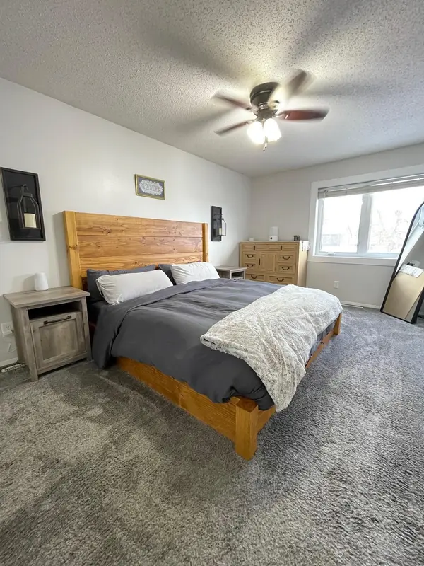 3648 Village Green LN, Moorhead, MN 56560
