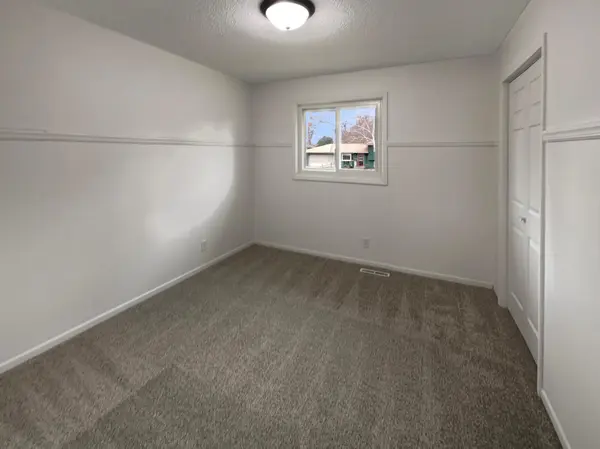 901 Oak Ridge PT NE, Blaine, MN 55434