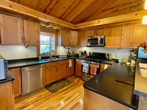 320 15th AVE W, Menomonie, WI 54751