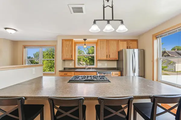 1661 Bush AVE, Saint Paul, MN 55106