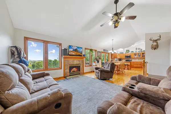 412 Singing Hills DR SE, Lonsdale, MN 55046
