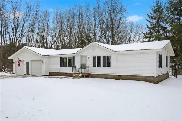 238 Golf DR, Clear Lake, WI 54005