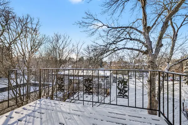 183 Little Canada RD E #302, Little Canada, MN 55117