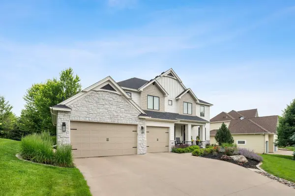 541 Lakeridge DR, Shoreview, MN 55126