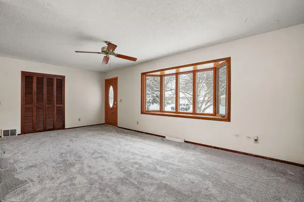 10933 Gettysburg AVE N, Champlin, MN 55316