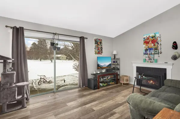 10 Woodpecker Ridge RD, Excelsior, MN 55331