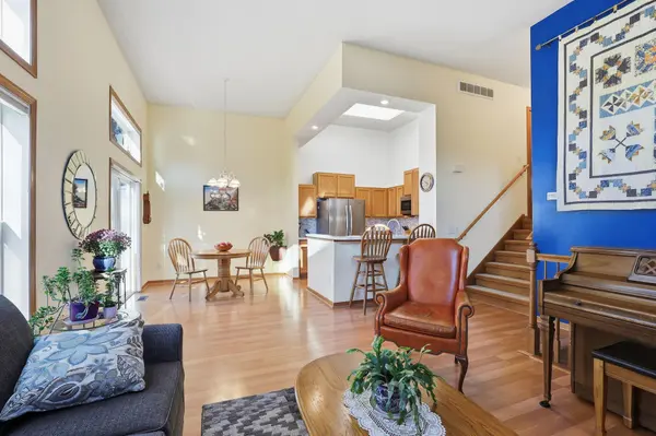 2794 Century CIR, Chanhassen, MN 55317