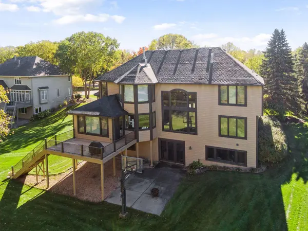 27740 Brynmawr PL, Excelsior, MN 55331