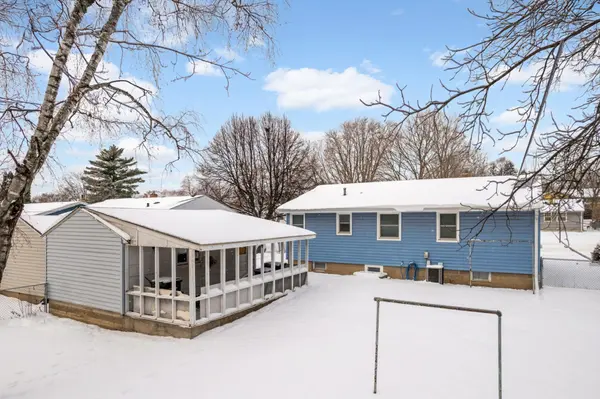 2112 Hawthorne AVE E, Saint Paul, MN 55119