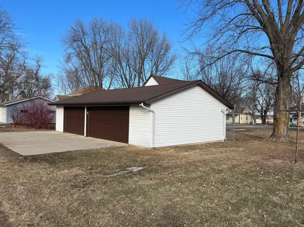 221 Main ST, Currie, MN 56123