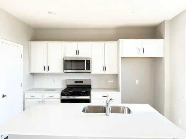 927 Redfield CIR, Delano, MN 55328