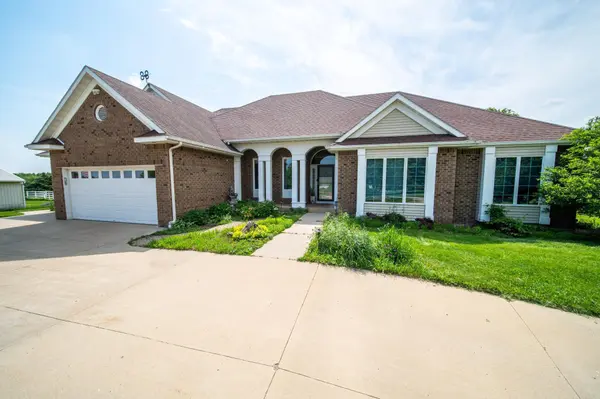 62539 185th AVE, Dodge Center, MN 55927
