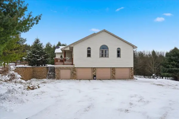 1047 174th ST, Hammond, WI 54015
