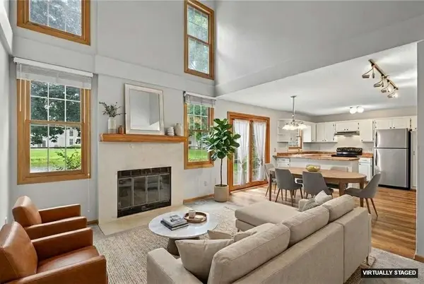 8042 Belair LN, Eden Prairie, MN 55347