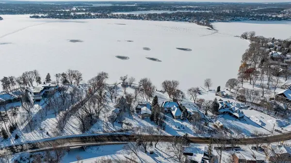 4435 N Shore DR,  Orono,  MN 55364