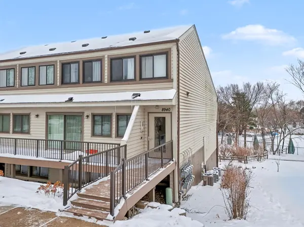8940 Neill Lake RD #132, Eden Prairie, MN 55347