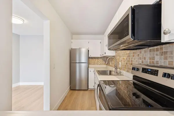 4120 Parklawn AVE #228, Edina, MN 55435