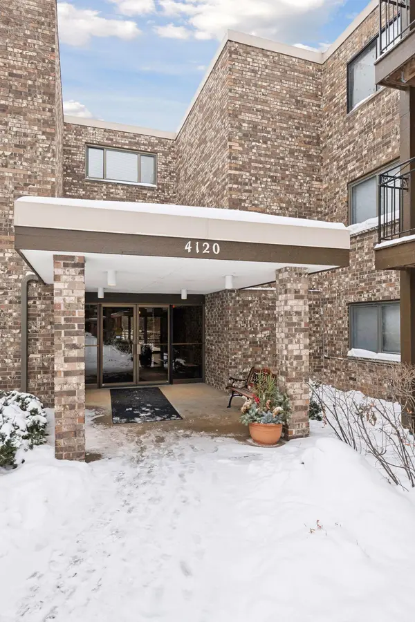 4120 Parklawn AVE #228, Edina, MN 55435