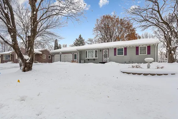 117 Sherrie LN, Woodbury, MN 55125