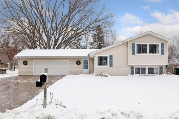 907 132nd LN NE, Blaine, MN 55434