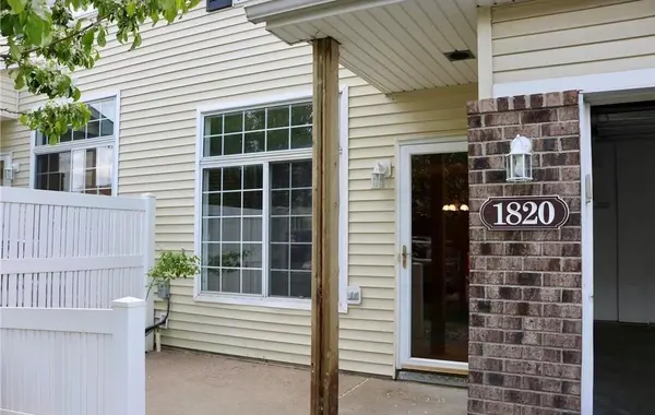 1820 Mockingbird AVE, Shakopee, MN 55379