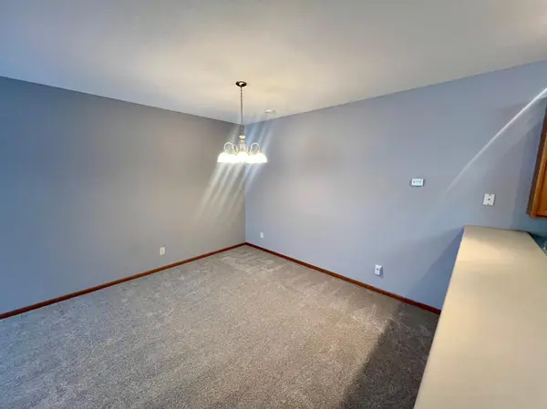 1820 Mockingbird AVE, Shakopee, MN 55379