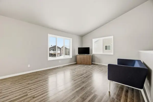939 Eaglewood AVE, West Fargo, ND 58078