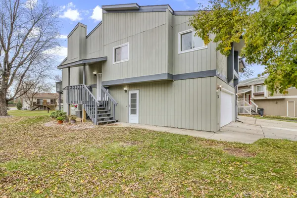 38 Fremont DR S, Fargo, ND 58103