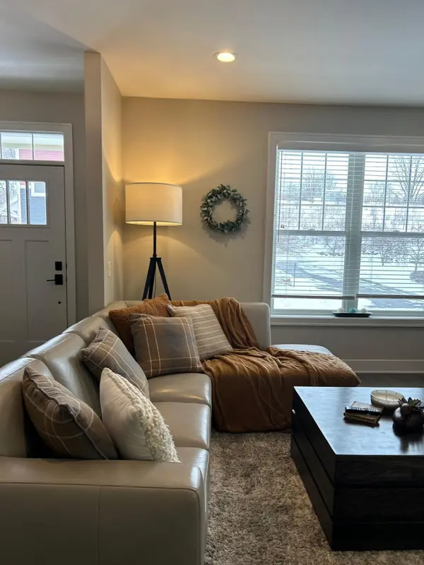 15598 Duck Trail LN, Apple Valley, MN 55124