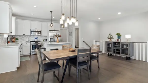 15598 Duck Trail LN, Apple Valley, MN 55124