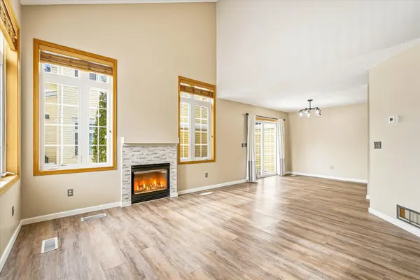 506 Aqua CIR, Lino Lakes, MN 55014