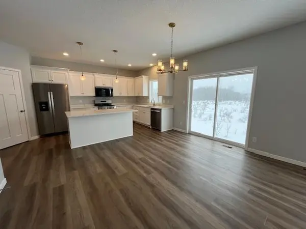 977 45th AVE NE, Saint Cloud, MN 56304