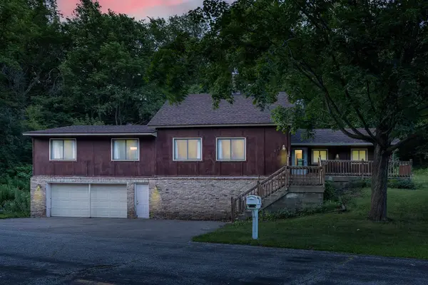 617 Broadway,  Carver,  MN 55315