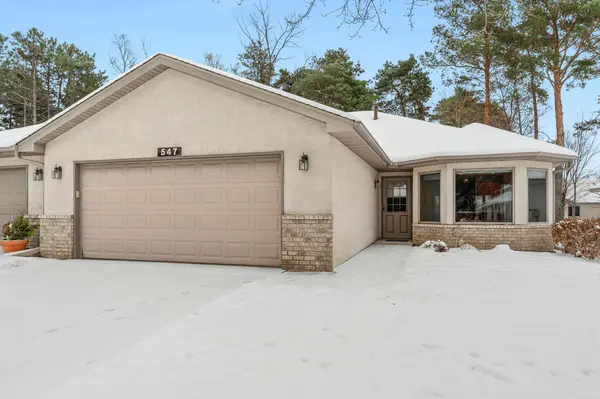 547 Woodside CT, Shakopee, MN 55379