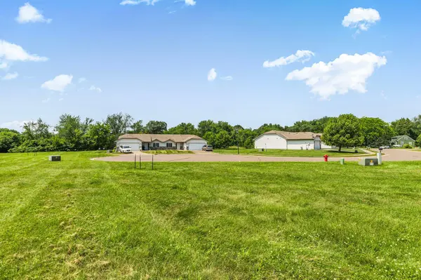 217 Appaloosa CT, Braham, MN 55006