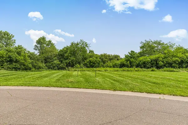 219 Appaloosa CT, Braham, MN 55006