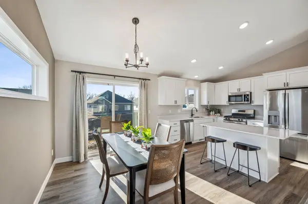 747 Blackbird CIR, Delano, MN 55328