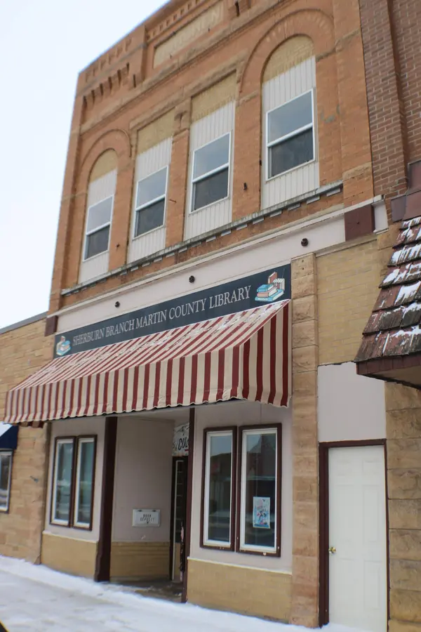 27 1/2 North Main ST, Sherburn, MN 56171