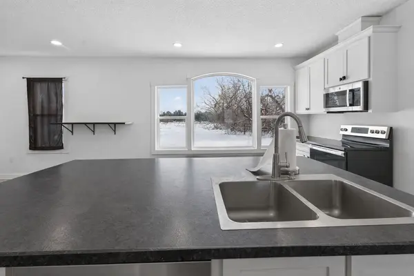 3724 345th AVE NE, Cambridge, MN 55008